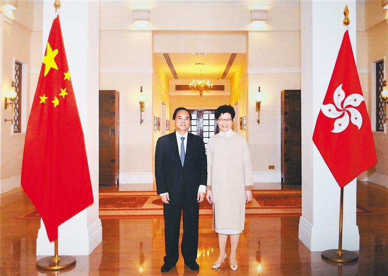 刘赐贵访问阿联酋新加坡和香港地区归来
